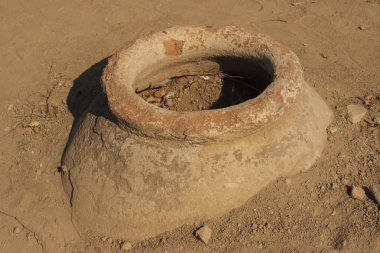Kazı antik Yunan Medeniyeti. Şaraphane Byala antik kale içinde. Şarap depoları 5. yy.