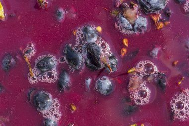 Şarap malzemesi, üzüm suyu - mutlaka, stum, maun. Moldova 'da şarap üretim teknolojisi. Şarap yapma geleneği. Eski üzüm işleme geleneği..