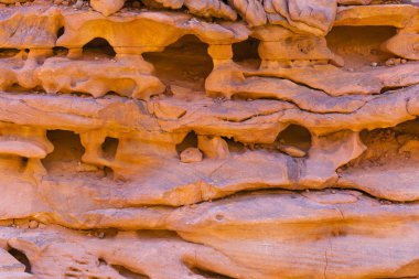 Renkli Kanyon, Sina yarımadasında bir kaya oluşumudur. Nuweiba, Mısır manzarası.