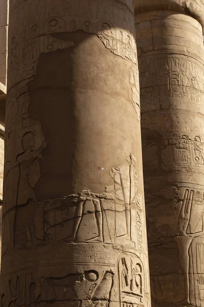 Karnak Templom Amun Komplexum Dombornyomásos Hieroglifák Oszlopokon Nagy Hypostyle Hall — Stock Fotó