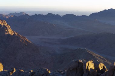 Mısır. Mount Sinai gündoğumu sabah. (Mount Horeb, Gabal Musa, Moses Mount). Hac yeri ve ünlü turistik hedef.