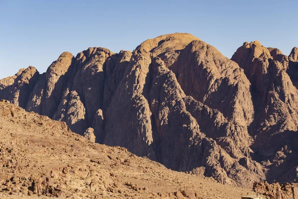 エジプトだ明るい太陽の下で朝のシナイ山 ホレブ山 ガバル ムーサ山 モーゼス山 巡礼地と有名な観光地 — ストック写真