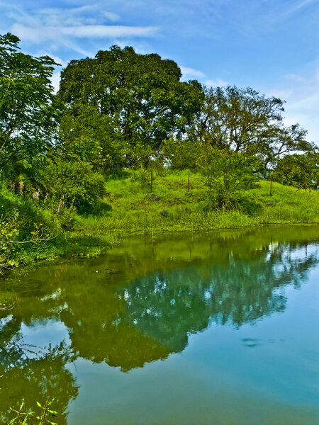 Небольшая плотина, Нилутешвар, Махараштра, Индия
