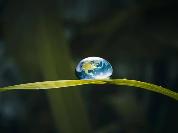 Zöld Energia Koncepció Fresh Earth Water Drop — Stock Fotó