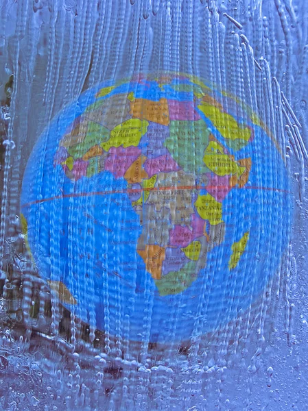 Globe encased in ice — Stock Photo, Image