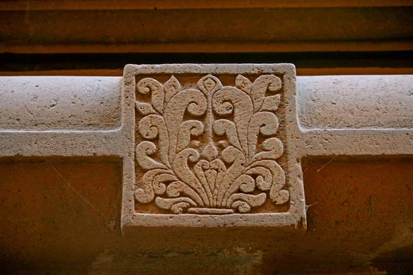 Foral carved design at panchaganga ghat-shiv mandir, Kolhapur — Stock Photo, Image