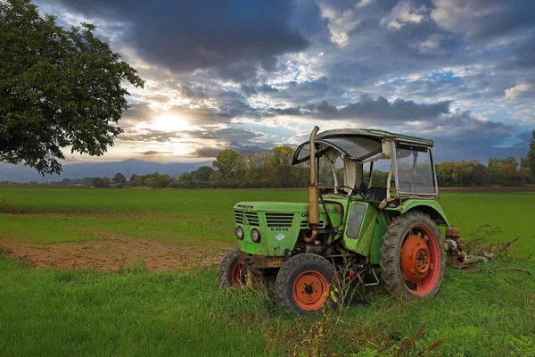 Régi Traktor Deutz D5206 — Stock Fotó