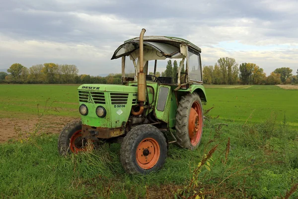 Alter Traktor Deutz D5206 — Stockfoto