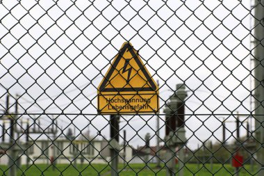 Yaşam için yüksek voltaj tehlikesi