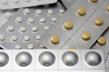 Kabarcık ambalajında haplar