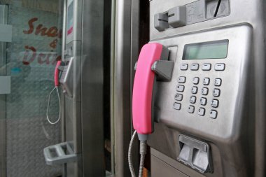 Almanya 'da bir ankesörlü telefon