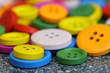 Renkli düğmeler, çok sayıda, yakın plan