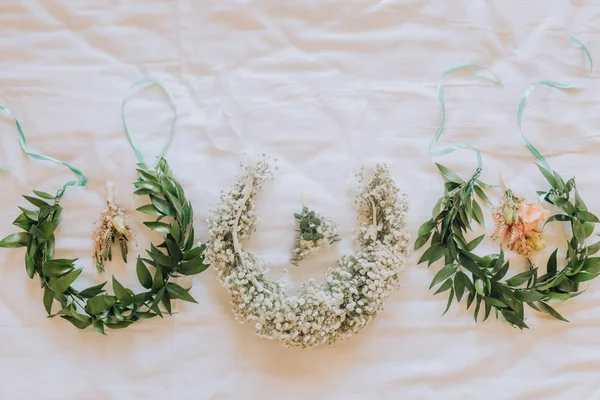 Headdress wreath decorated at the wedding — Stock Photo, Image