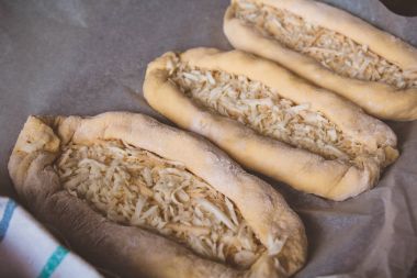 khachapuri peynir ile kalıplanmış 