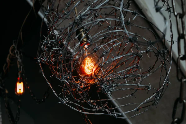 Электричество лампы висит украсить интерьер ретро — стоковое фото