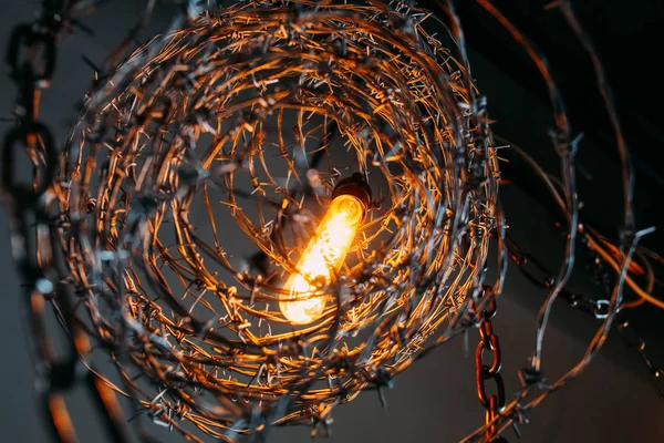 Электричество лампы висит украсить интерьер ретро — стоковое фото