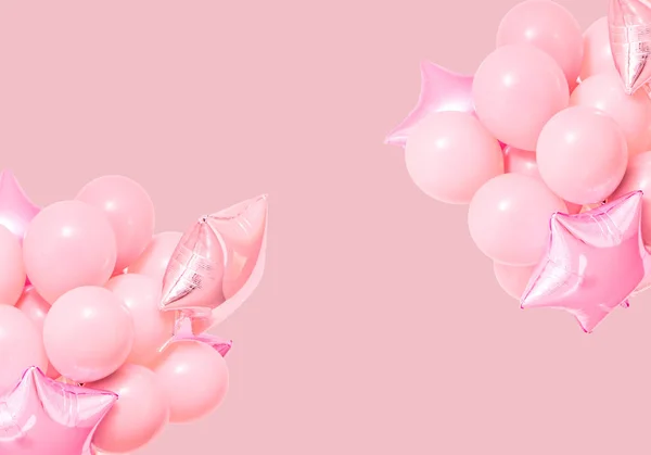 Pembe doğum günü hava balonları nane arka plan mockup