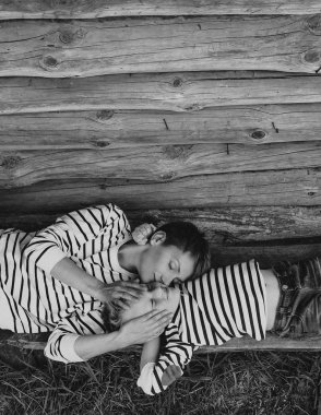 Anne ile oğlu eski ahşap evi, yaşam biçimi