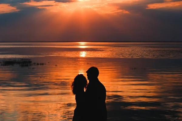 Çift deniz günbatımı güneş kontrast — Stok fotoğraf