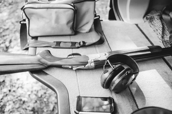 Set hunter shotgun headphones smartphone saco compartimento jipe — Fotografia de Stock