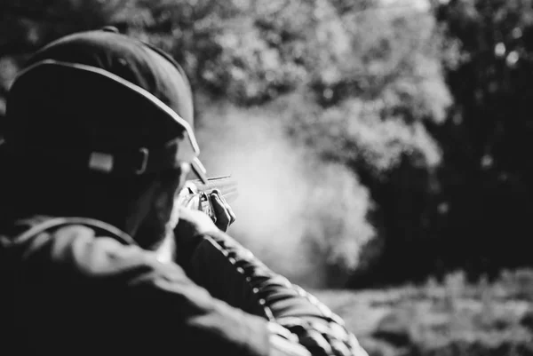 Hunter shot shotgun smoke outside forest — Stock Photo, Image