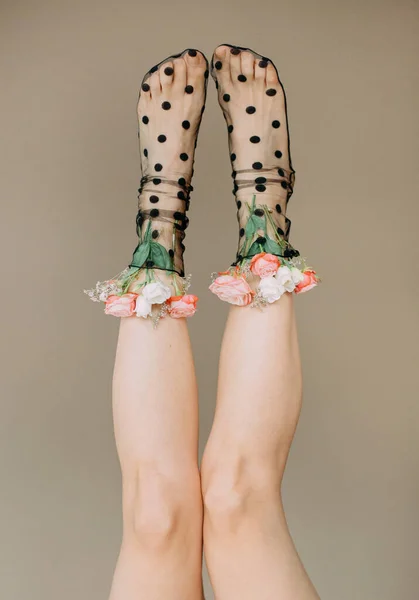 Женщина Весна Цветы Тела Ноги Красота Чулки Концепции — стоковое фото