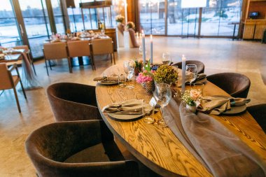 Kutlama etkinliği pırıl pırıl bardakları süsleme ziyafet masası