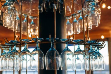 Kutlama etkinliği pırıl pırıl bardakları süsleme ziyafet masası