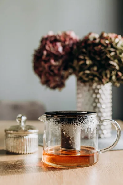 Tea Decorative Flowers Glass Vase Table House — Stock Photo, Image