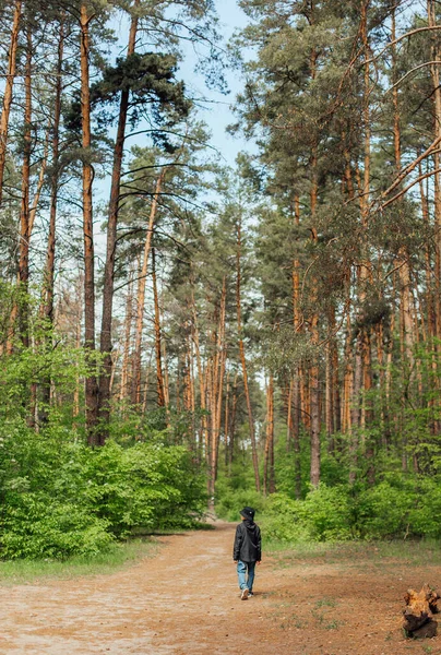 Child Boy Forest Alone Looking Path Park Nature — Stock Photo, Image