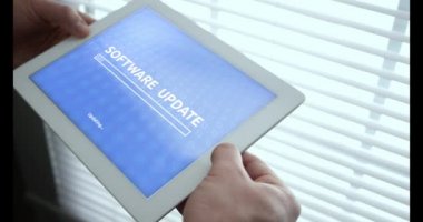 Bir tablet üzerinde önemli yazılım güncelleştirmelerini yükleme