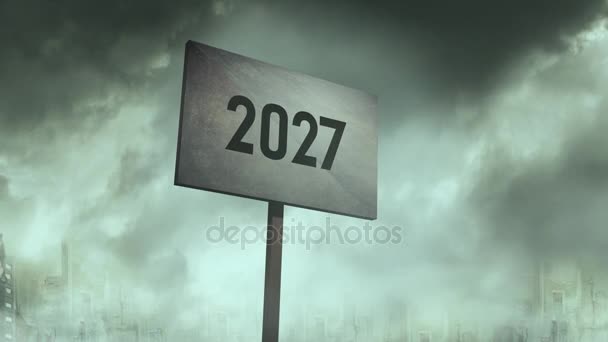 Signo Oxidado Ominoso Contra Fondo Post Apocalíptico Ciudad 2027 Tipografía — Vídeo de stock