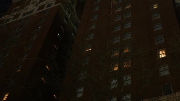 建立酒店的夜间拍摄 三脚架锁定射击 — 图库视频影像