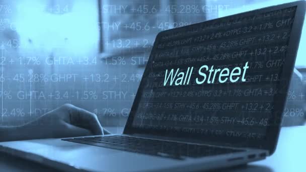 Laptop Ekran Wall Street Üzerinde Test Ile Arka Planda Kaydırma — Stok video