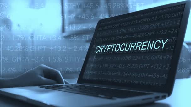 Cryptocurrency Concept Met Beurs Ticker Scrollen Laptop Cryptocurrency — Stockvideo
