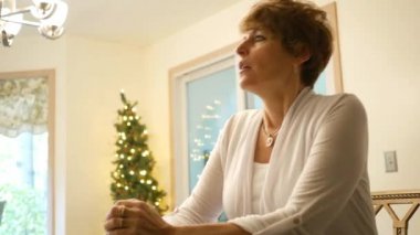 Stresli Kafkas annesi hakkında bir şey baş ağrısı veya migren sırasında endişelendiriyor