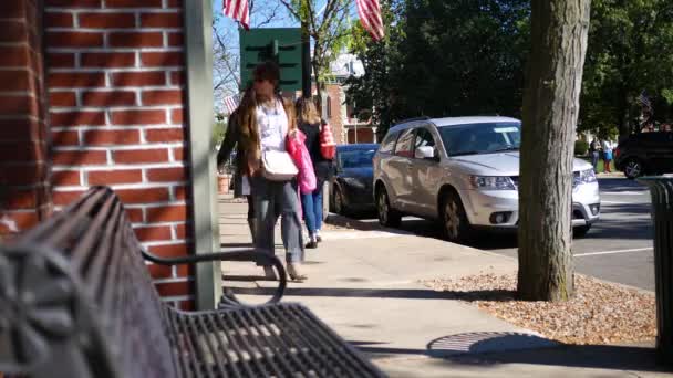 Mother Daughter Walk Sidewalk Shopping Small Town — Stock Video