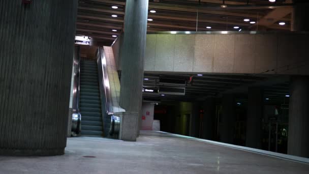 Nachts Slot Waas Schot Van Lege Ondergrondse Metrostation — Stockvideo