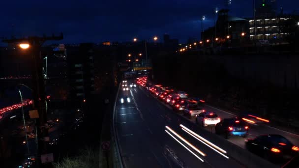 Timelapse Multi Lane Highway Traffic Leaving Entering City Area Mountain — Stock Video
