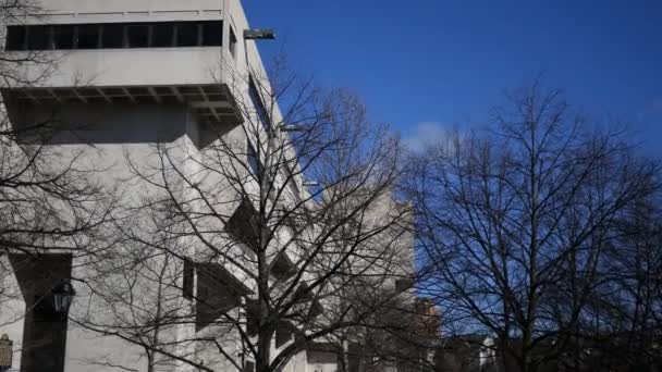 Πίτσμπουργκ Circa Μαρτίου 2018 Μετατόπισης Ένα Κολέγιο Κτίριο Στο Όουκλαντ — Αρχείο Βίντεο