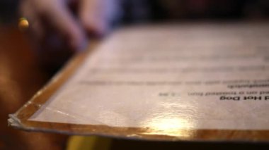 Rustik Restoran Menü karanlık loş diner yakın çekim