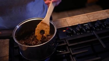 Kuru üzüm kuru üzüm pasta için sıcak soba üst karıştırma