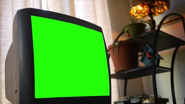 Ένα Μεγάλο Παχύ Τυπικής Ευκρίνειας Πράσινη Οθόνη Γενικής Χρήσης Τηλεόρασης — Αρχείο Βίντεο