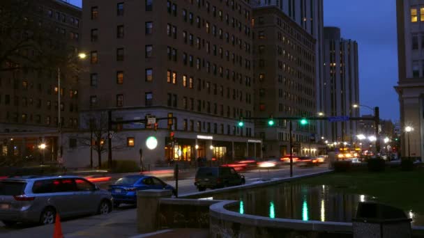 タイムラプスの の通り夜ペンシルベニア州ピッツバーグのオークランドの — ストック動画