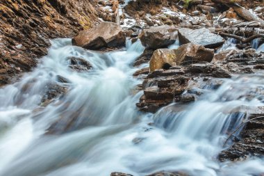 Güzel dağ şelale Huk Karpatlar