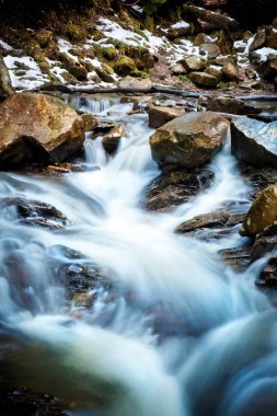 Güzel dağ şelale Huk Karpatlar