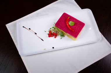 Sebzeli et galantinisi, şenlikli yemek seçici odaklı güzel dekorasyon.