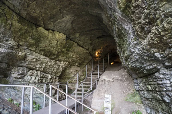 Akhshtyrskaya cave is a landmark near the city of Sochi, Russia. 27 October 2019 — Stock Photo, Image