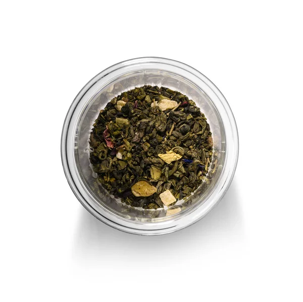 Zelený čaj s aromatickými přísadami. Horní pohled na bílém pozadí — Stock fotografie