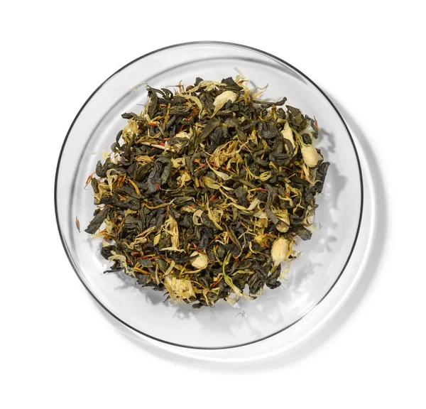 Зеленый чай с ароматическими добавками. Вид сверху на белый фон — стоковое фото